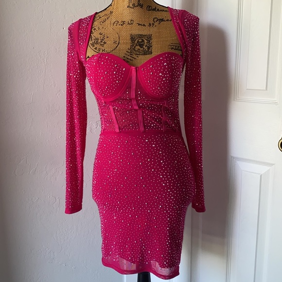 Medium dress - Picture 2 of 7